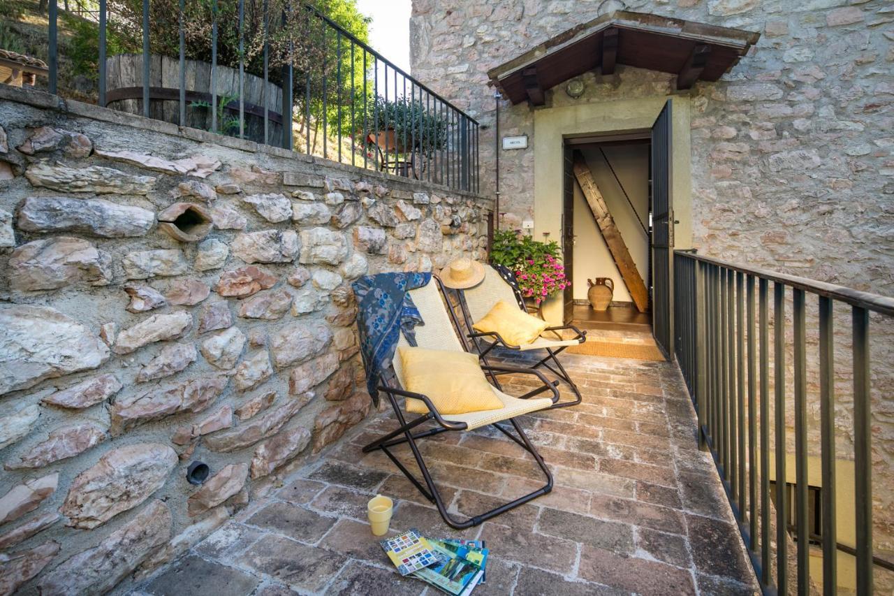Residence Menotre Rasiglia Quarto foto